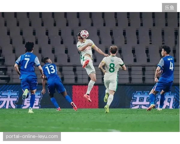 北京国安锋霸法比奥全季全勤轰28球,压哨逆转荣膺中超金靴奖 北京国安锋霸法比奥全季全勤轰28球,压哨逆转荣膺中超金靴奖